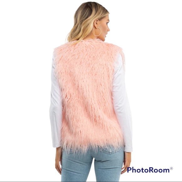 XXI Pink Faux Fur Vest NWT - Picture 2 of 7